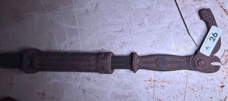 Vintage tack puller