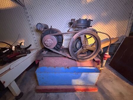 Vintage single cylinder upright compressor