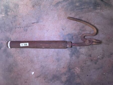 Canvas stretcher