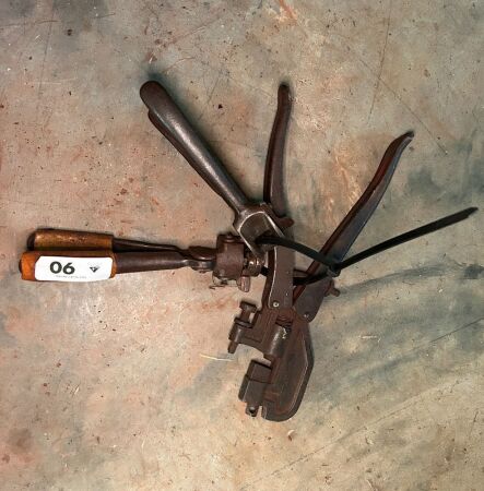 Assorted vintage saw sets (CHOICE 80 - 93)