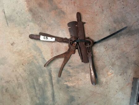 Assorted vintage saw sets (CHOICE 80 - 93)