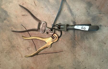 Assorted vintage saw sets (CHOICE 80 - 93)