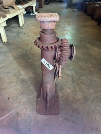 Vintage mechanical jack