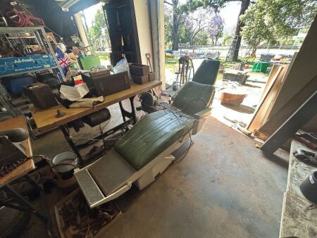 Electric dentist chair