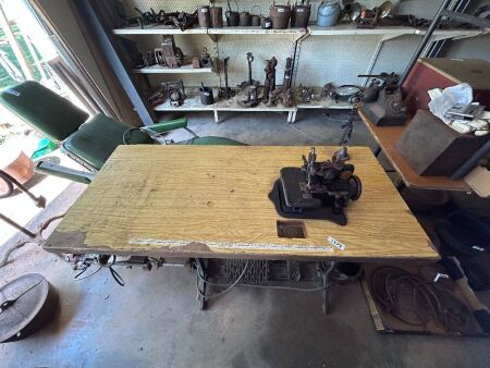SINGER industrial sewing machine