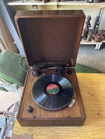 HMV gramophone