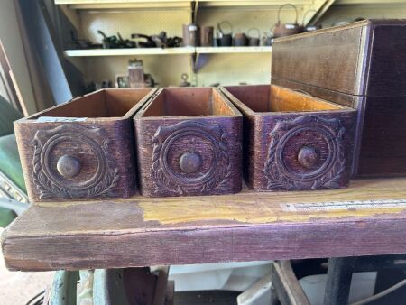 3x sewing machine drawers