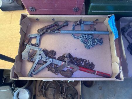 2 pair of fence strainers