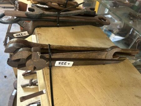 Assorted spanners