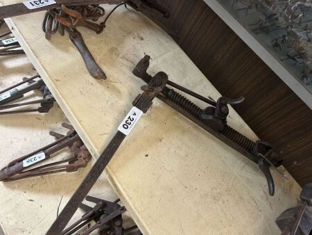 Vintage LOCKGRIP wire strainers