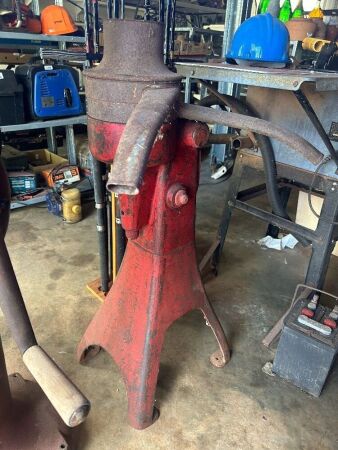 Separator - cast iron stand