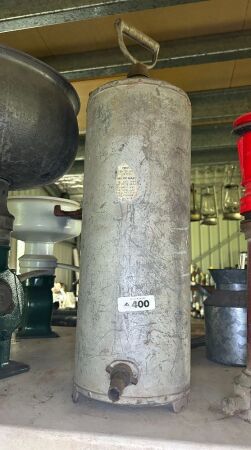 Galvanised pressure tank