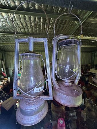 2x kerosene lanterns