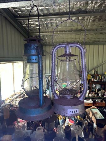 2x kerosene lanterns