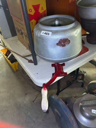 CENTRIFUGE butter churn