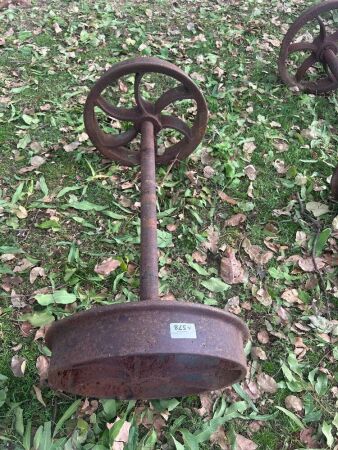 Large steel carriage axle/wheels
