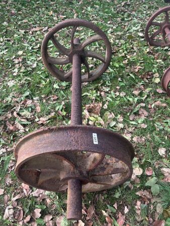 Large steel carriage axle/wheels
