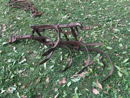 Vintage scarifier (CHOICE 592, 593)
