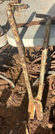 Massive set of tin snips