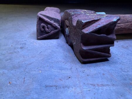 2x crowning hammers (CHOICE 327 - 330)