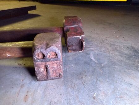 2x crowning hammers (CHOICE 327 - 330)