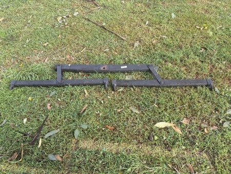 Set of swingle bars