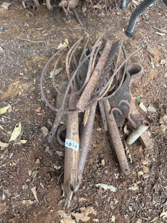 Assorted fork, hoe, rake heads etc