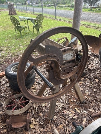 TIP TOP Overlock and Co (Brisbane) chaff cutter