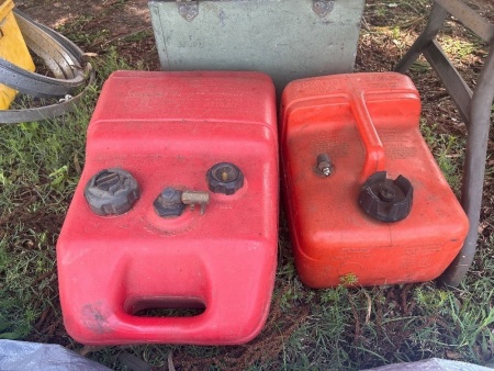 2 outboard motor fuel tanks