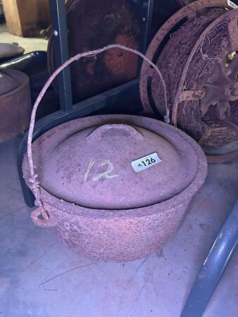 Cast iron 12in camp oven