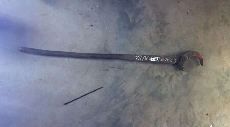 Railway track tongs