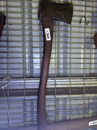 Kelly axe