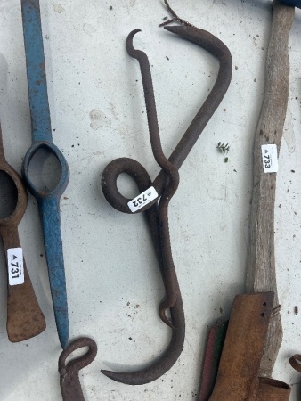 Meat hook spreader bars