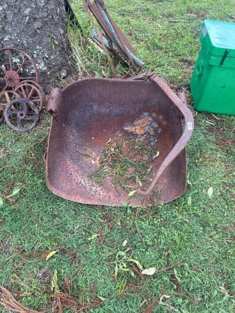 Vintage scoop