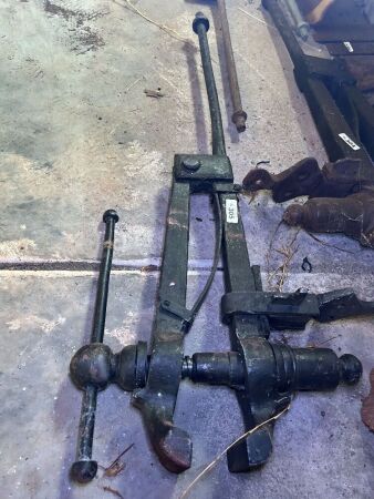 Blacksmiths leg vice