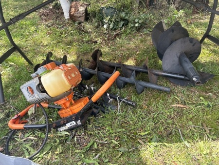 2-man motorised post hole digger
