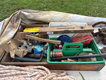 Assorted lot of hardware
