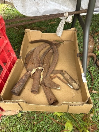 Assortment of fern hooks