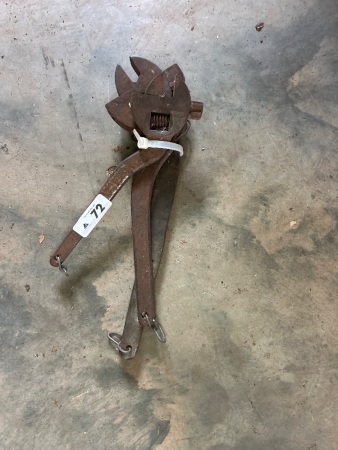 Assorted vintage adjustable wrenches (CHOICE 60 - 72)