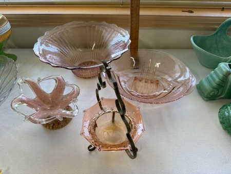 Pink Glass Bowls & Serving Dishes