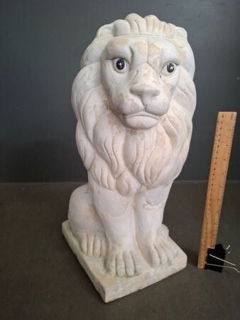 1 White Terracotta Garden Lion