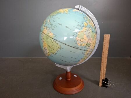 1 x World Globe