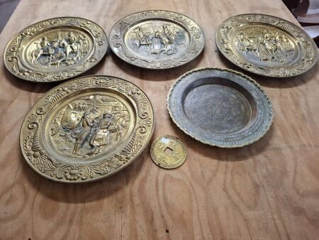 Selection of Brass & Copper Decorative Items