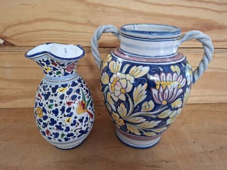 2 x Deruta Italian Vases
