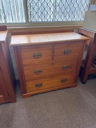 Pine Chest of Drawers