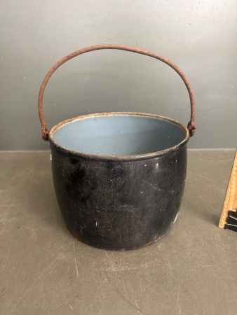 Large Black Enamel Cooking Pot