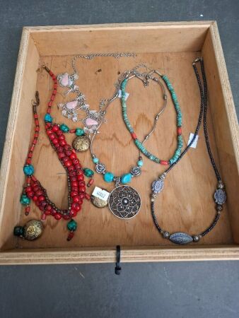 5 Fashion Statement Necklaces