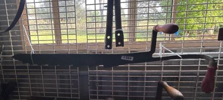 Serrated hay knife (CHOICE 284, 285)
