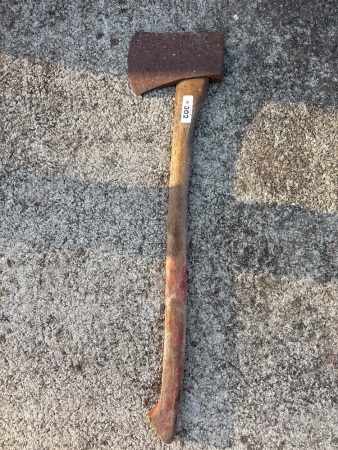Vintage 4 1/2lb axe - unsure of marking