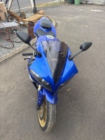 Blue Yamaha YZF-R1 2005 Includes Spare Parts and Equipment - 5